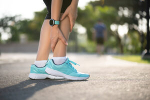 Neuobičajeni simptomi visokog holesterola u stopalima i nogama