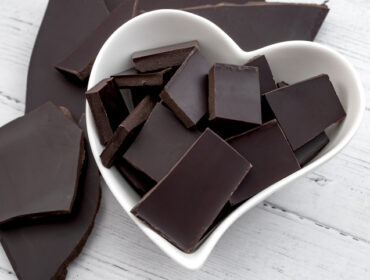 Da li crna čokolada može da snizi krvni pritisak? Evo šta kaže nauka