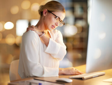 Bol u vratu: Pet efikasnih vežbi mogu da pomognu da ublažite tegobe