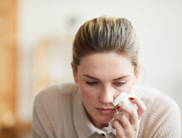 Miris ženskih suza čini muškarce manje agresivnim