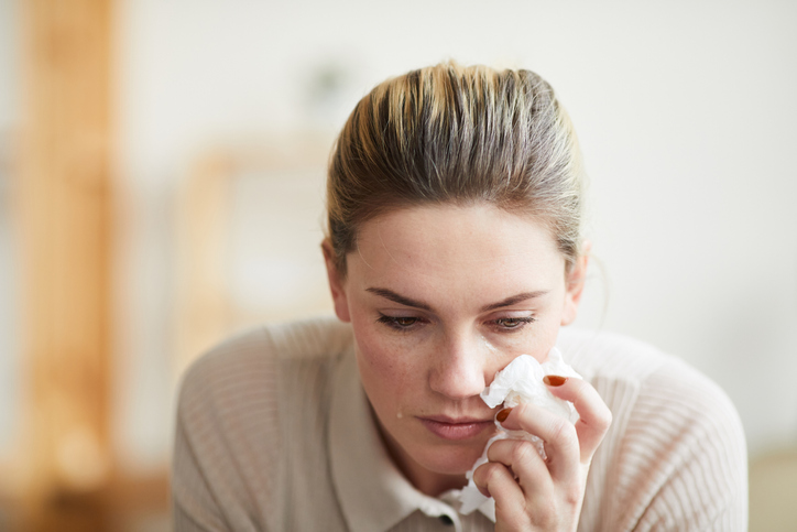 Miris ženskih suza čini muškarce manje agresivnim