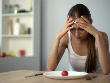 Anoreksija: Kako prepoznati simptome i koje mere treba preduzeti?