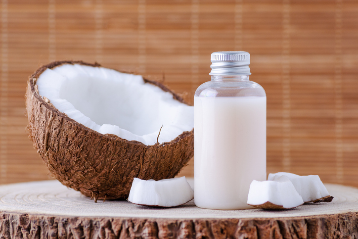 Kokosovo ulje je proizvod koji je sve traženiji u kozmetičkoj industriji, delom zbog sadržaja laurinske kiseline