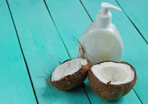 Kako napraviti šampon protiv peruti sa kokosovim mlekom?
