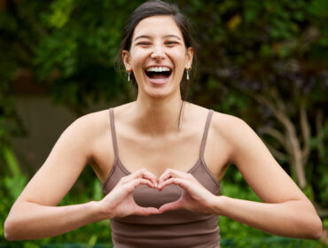 Šta je joga smeha, kako se praktikuje i na koji način može da vas isceli?