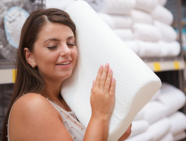 Kako odabrati idealan anatomski jastuk: Ako patite od migrene, hrčete u snu...