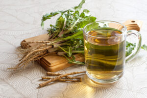 Čaj od korena maslačka čini čuda za zdravlje: Saznajte kako se priprema
