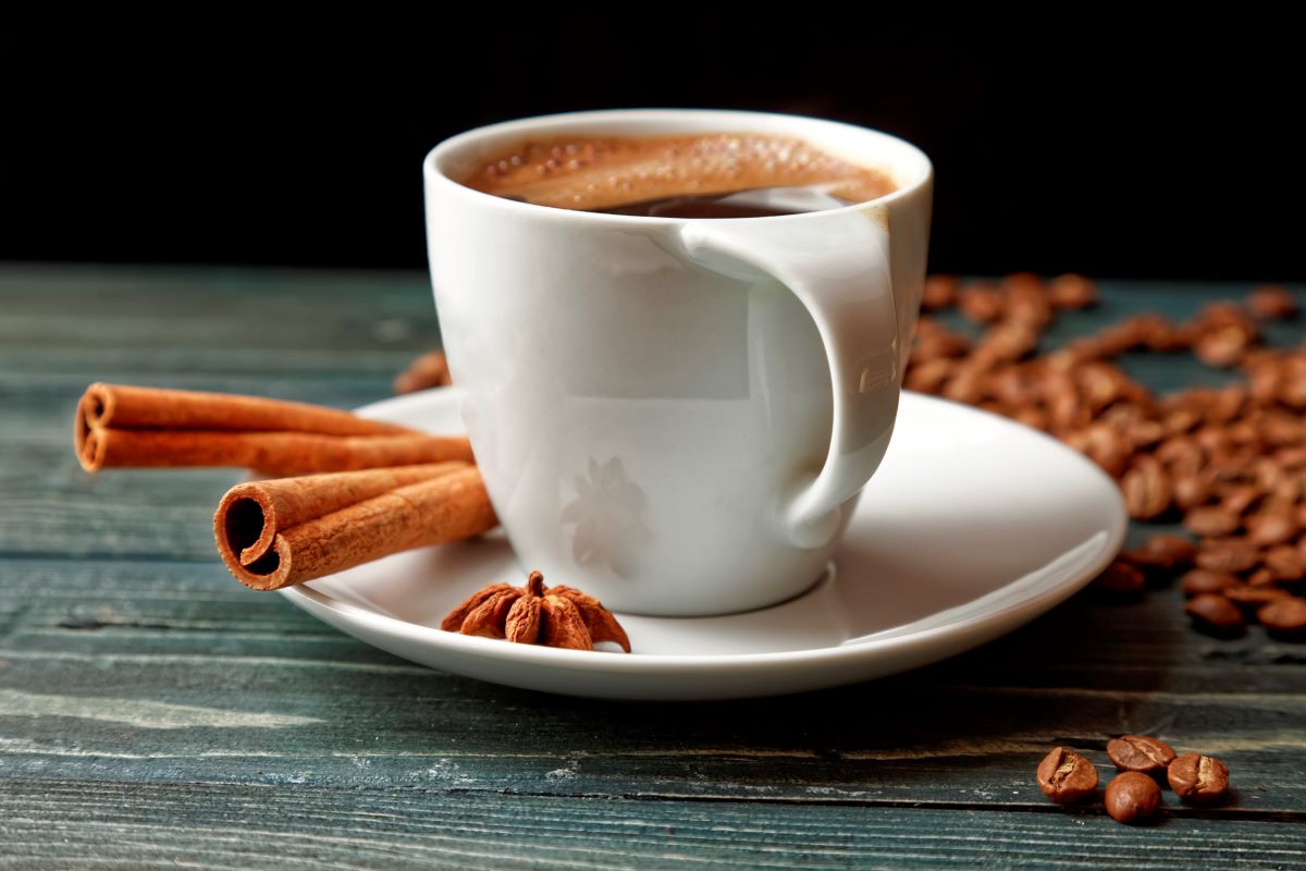 kafa sa puterom i cimetom